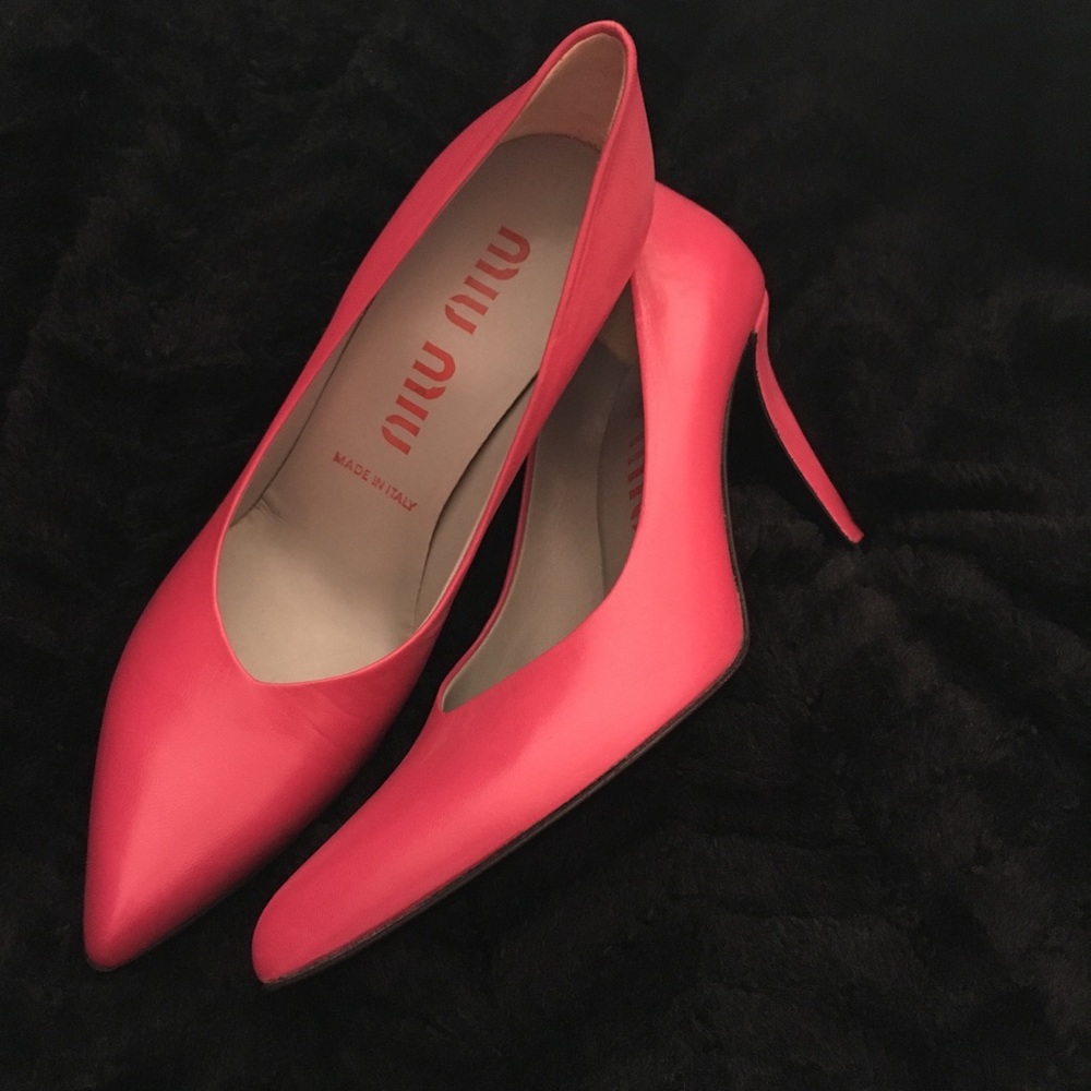 Pink pumps